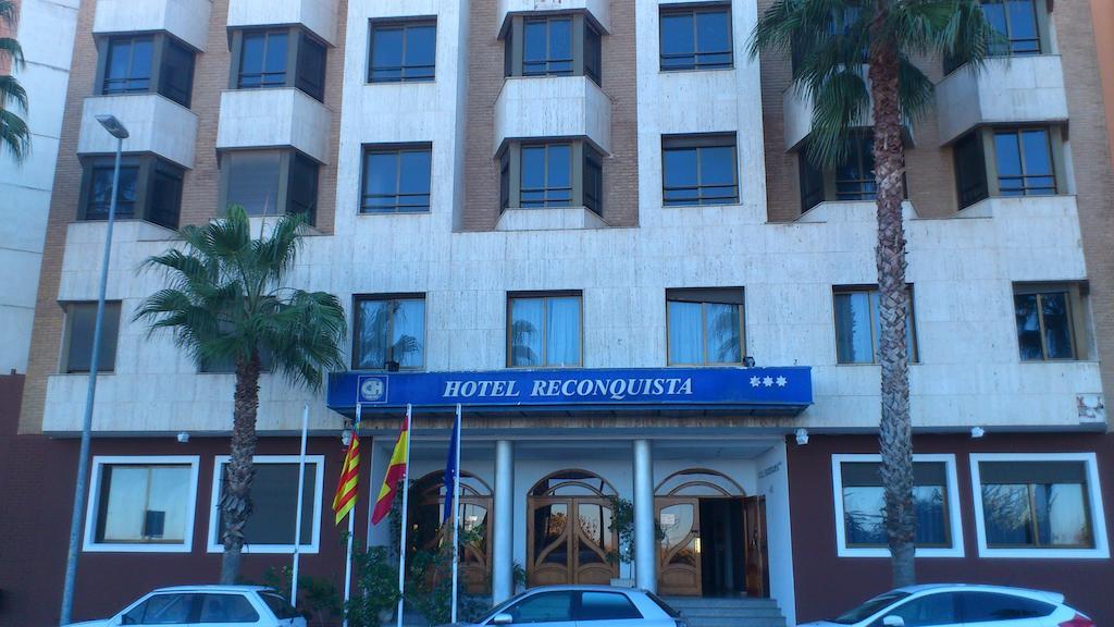 Hotel Reconquista Альсира Экстерьер фото