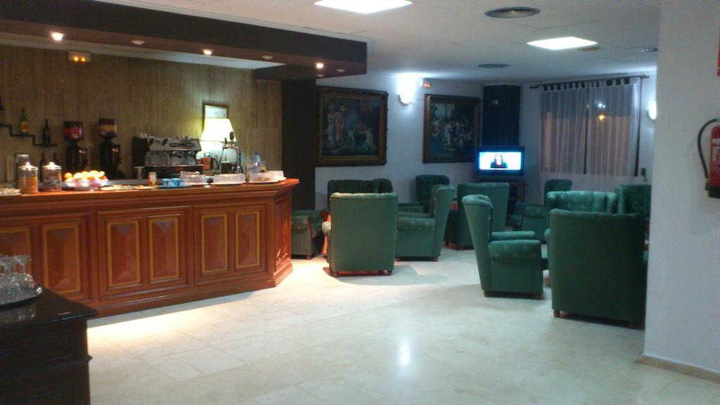 Hotel Reconquista Альсира Экстерьер фото